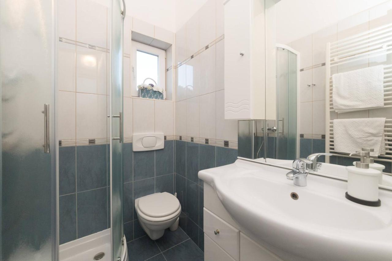 Apartmani Lenka Ugljan Luaran gambar