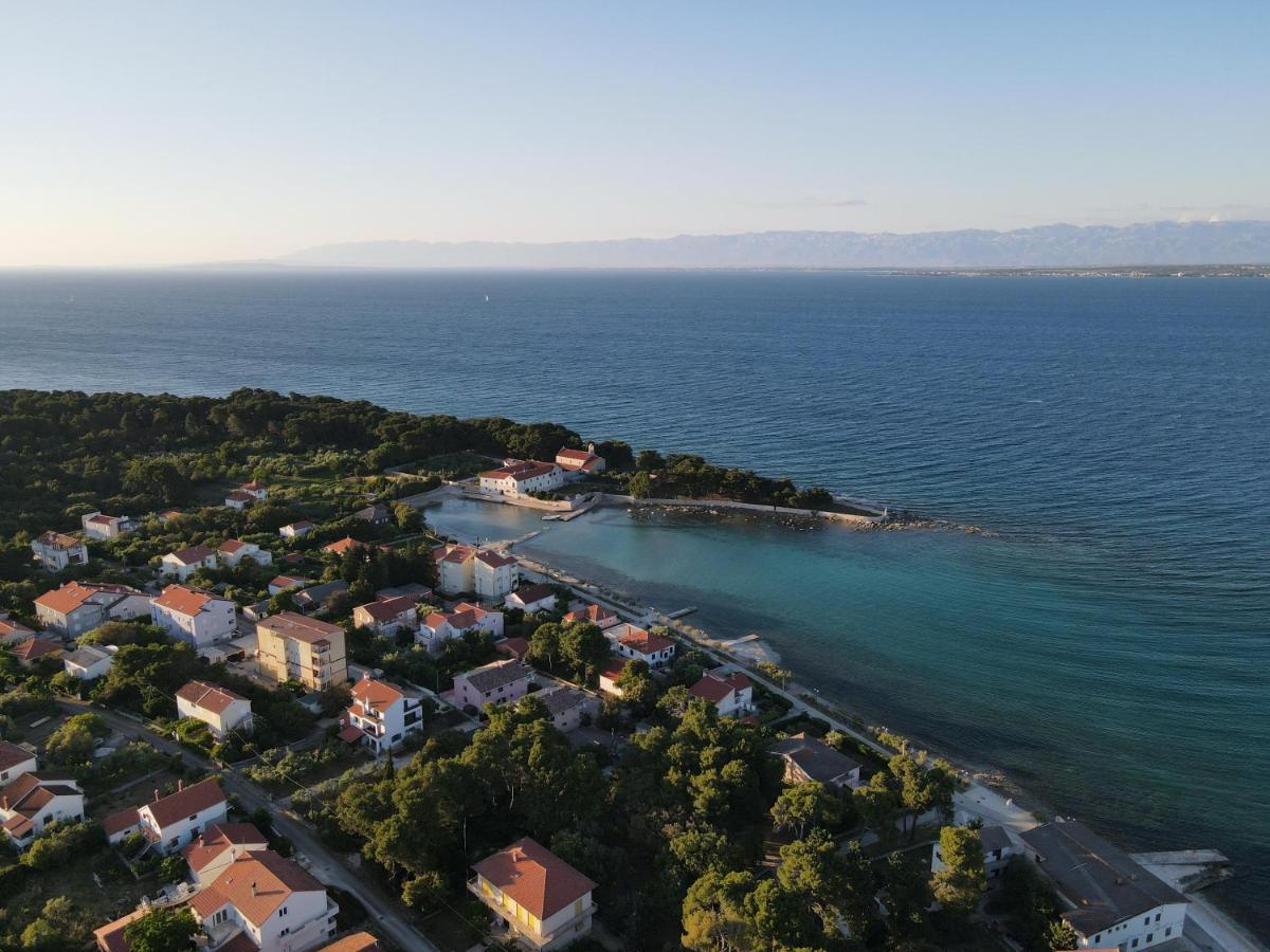 Apartmani Lenka Ugljan Luaran gambar
