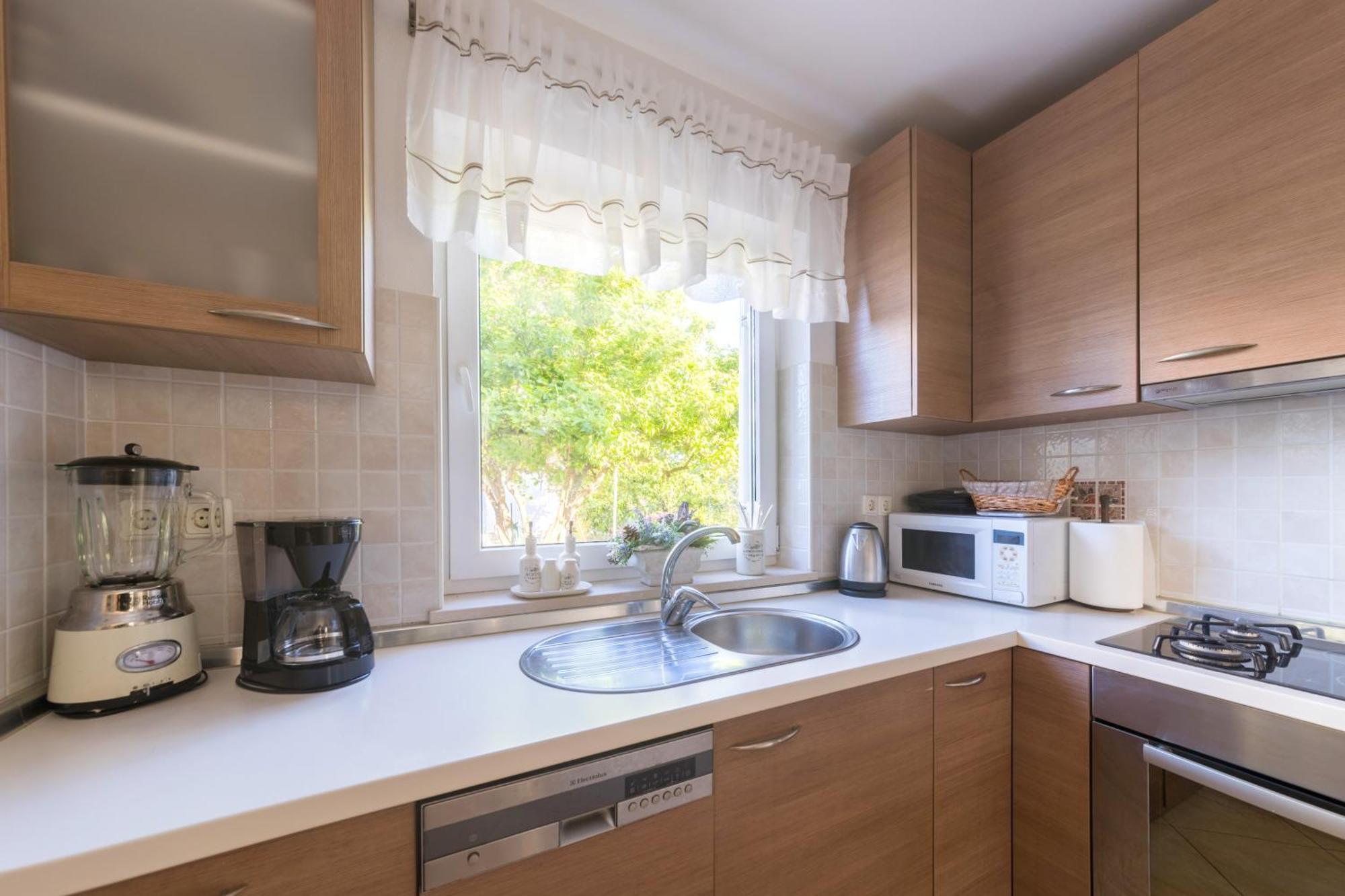 Apartmani Lenka Ugljan Bilik gambar