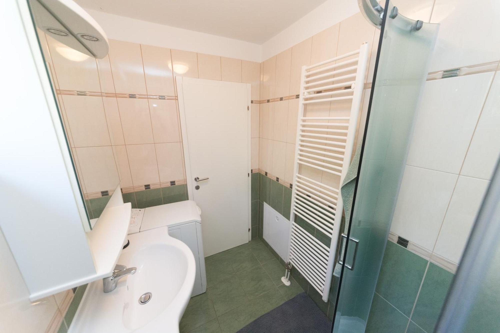 Apartmani Lenka Ugljan Bilik gambar